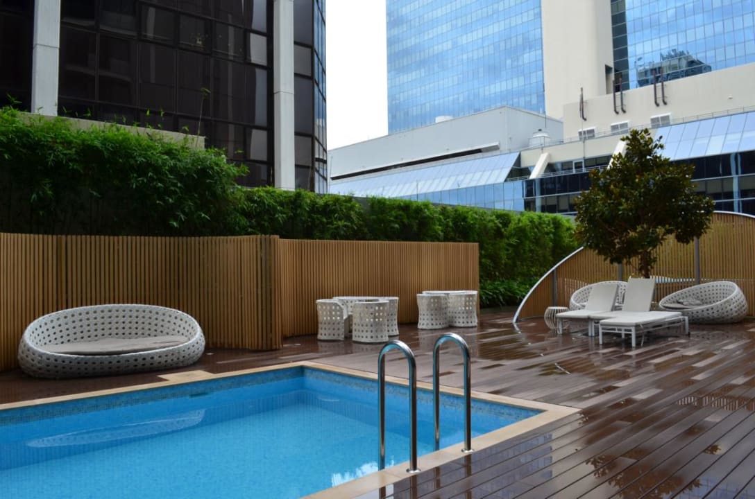 Pool SKYE Hotel Suites Parramatta