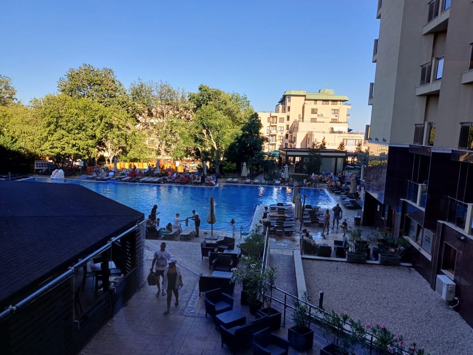 Pool Aparthotel Golden Line