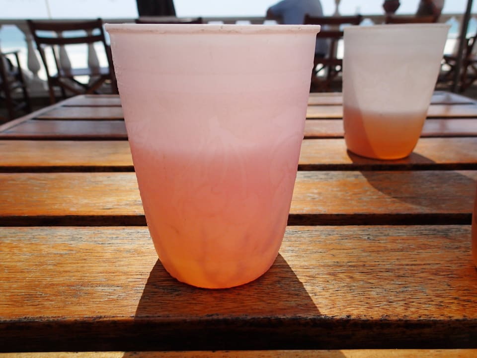 Plastikbecher Hotel Papillon Lagoon Reef