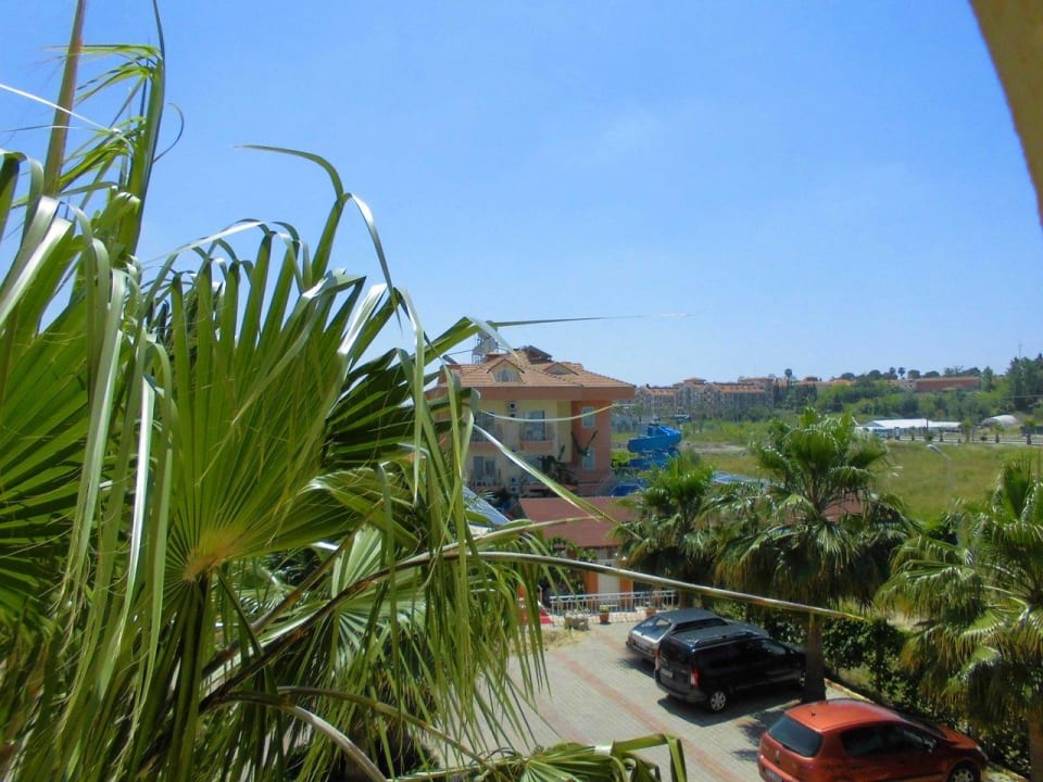 Ausblick zum Parkplatz  Yavuzhan Otel