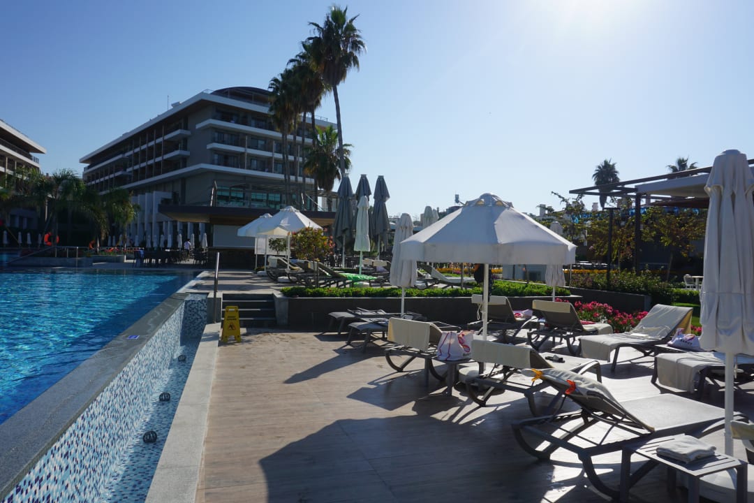 Außenansicht Acanthus Cennet Barut Collection