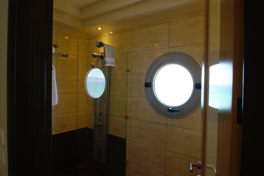 Bad mit Meerblick Hotel Corissia Princess