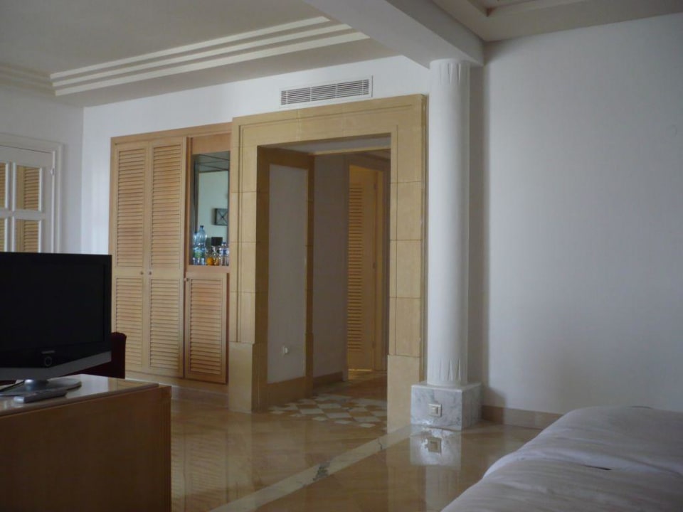 Juniorsuite -Blick vom Bett aus Radisson Blu Palace Resort & Thalasso Djerba