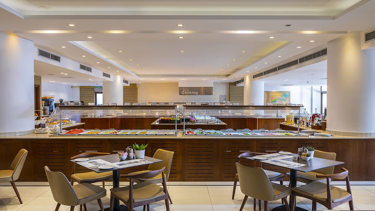 Gastro Crystal Springs Beach Hotel