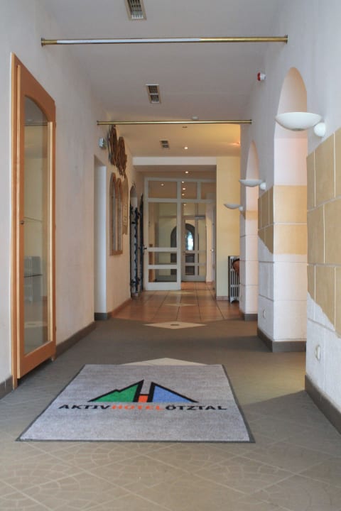 Eingang zum Hotel Aktiv Hotel Ötztal