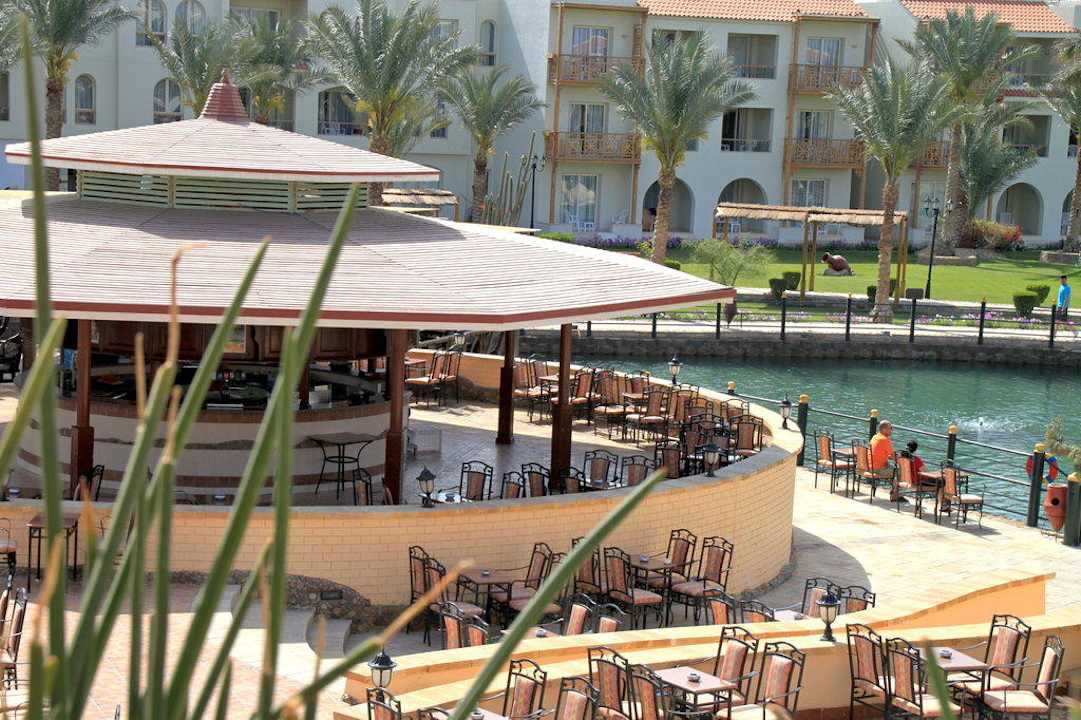 Island Bar vor dem "Castello" Pickalbatros Dana Beach Resort - Hurghada