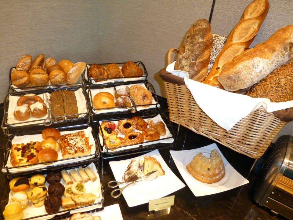 Executive Lounge/Frühstücksbüffet  Siam Kempinski Hotel Bangkok