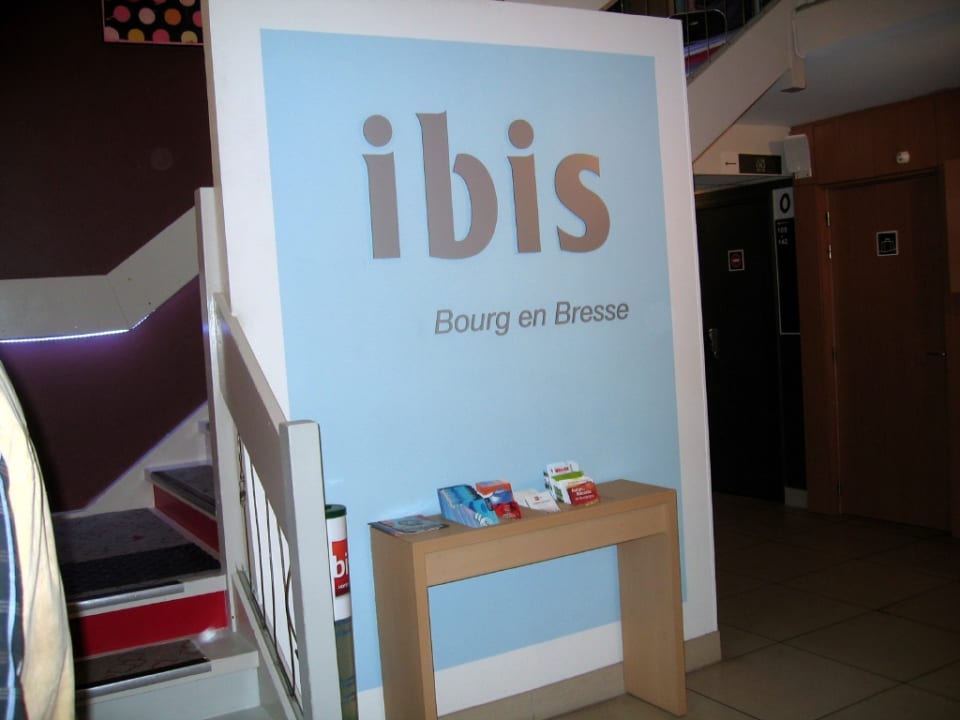 Lobby Hotel Ibis Bourg En Bresse