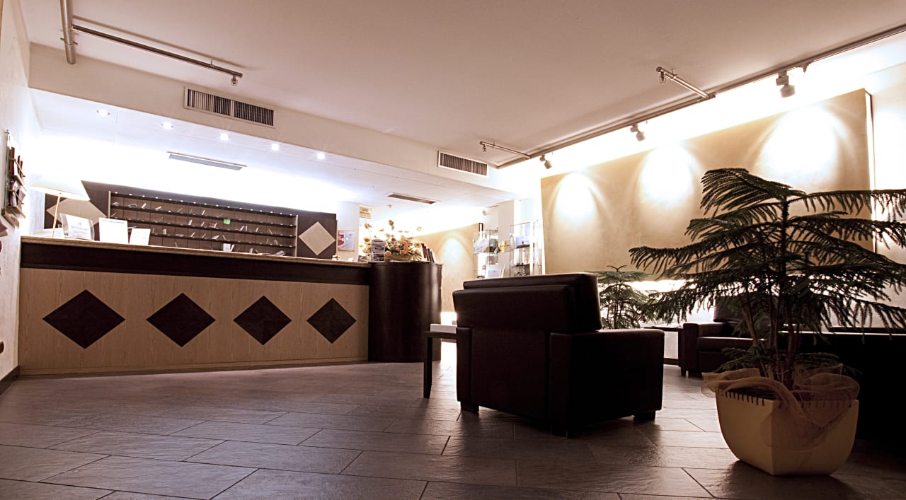 Lobby Hotel Lovere Resort & Spa