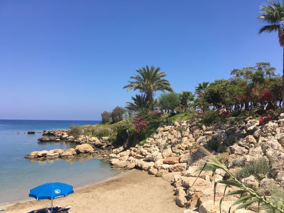 Strand Crystal Springs Beach Hotel