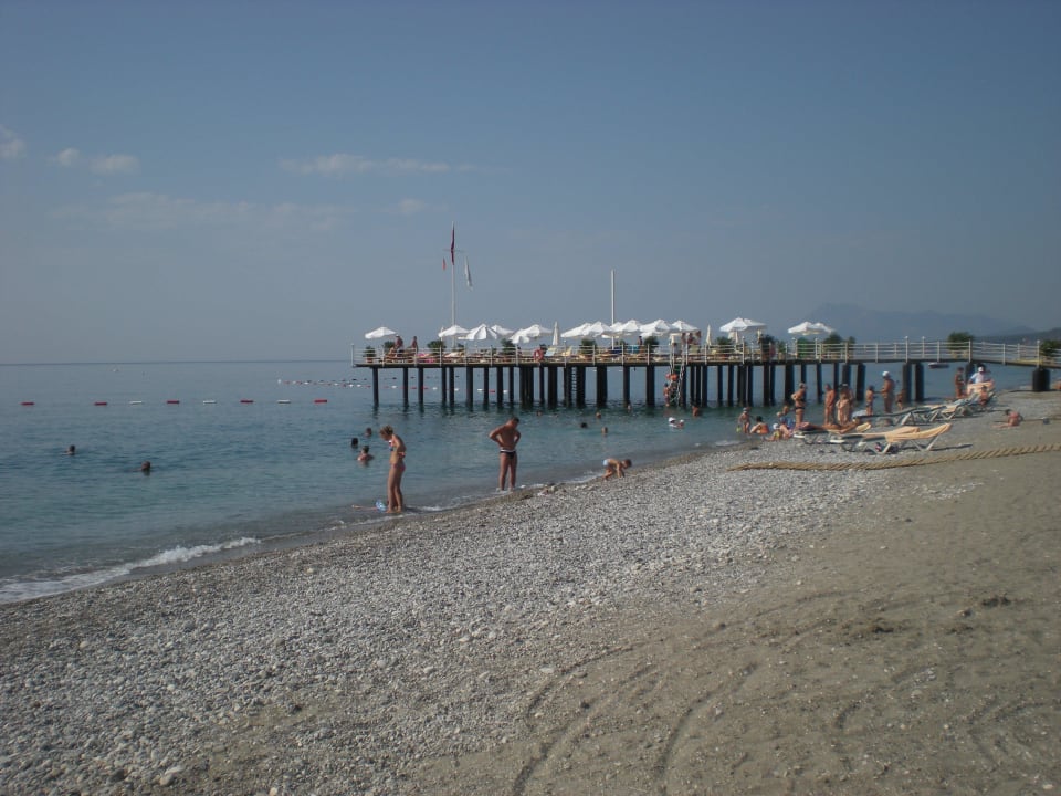 Steinig, aber Wasser top! Limak Limra Hotel & Resort