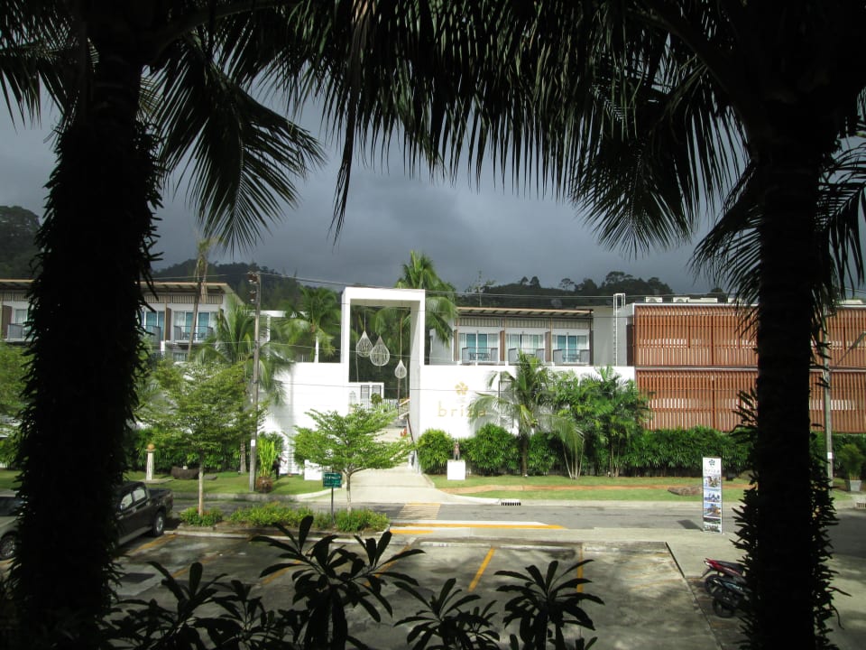 Eingang zur neuen Anlage The Briza Beach Resort Khaolak