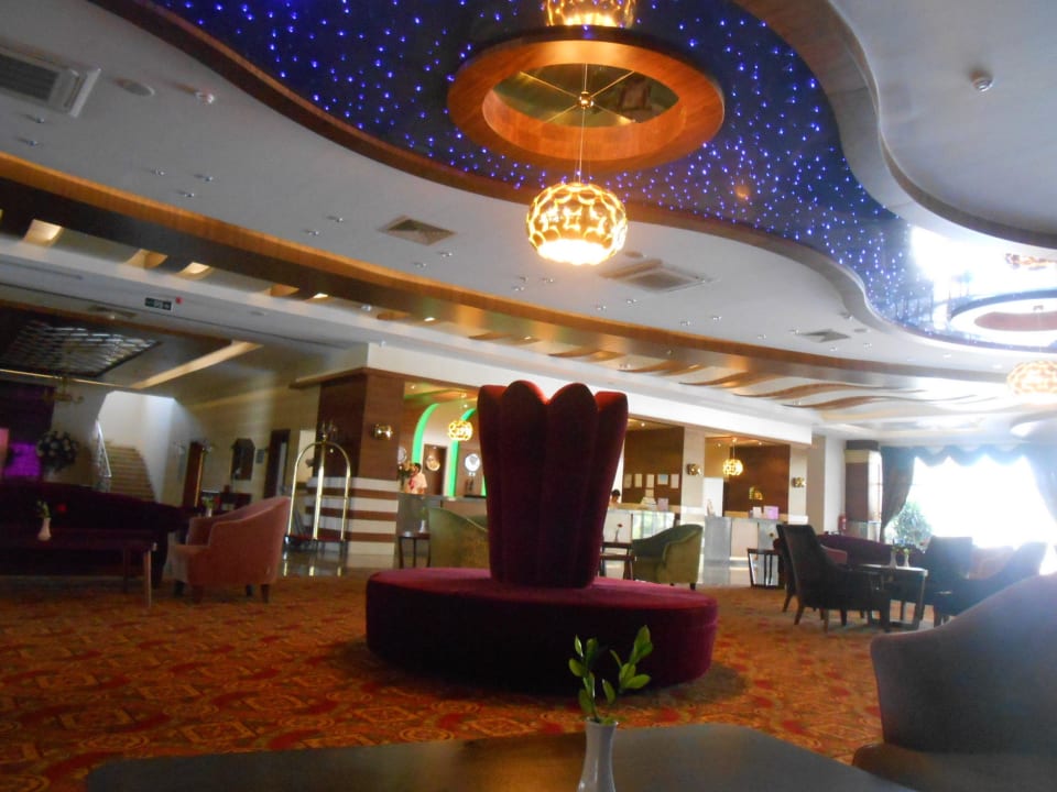 Lobby Dizalya Palm Garden