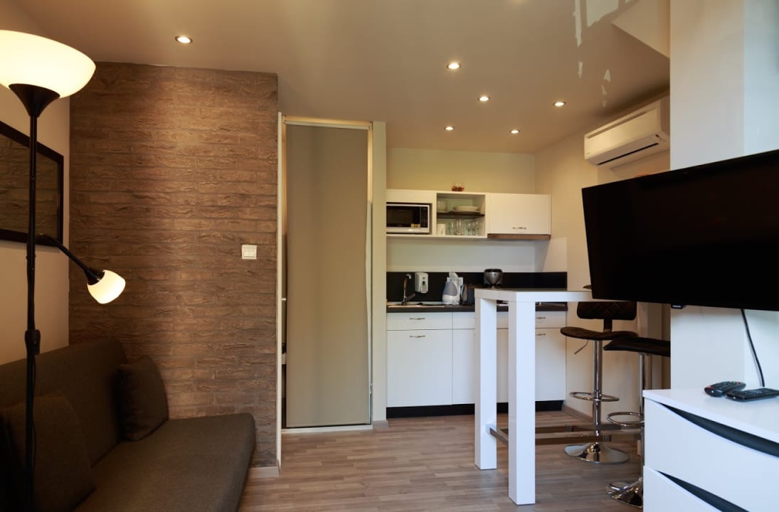 Zimmer Hotel Mika Downtown