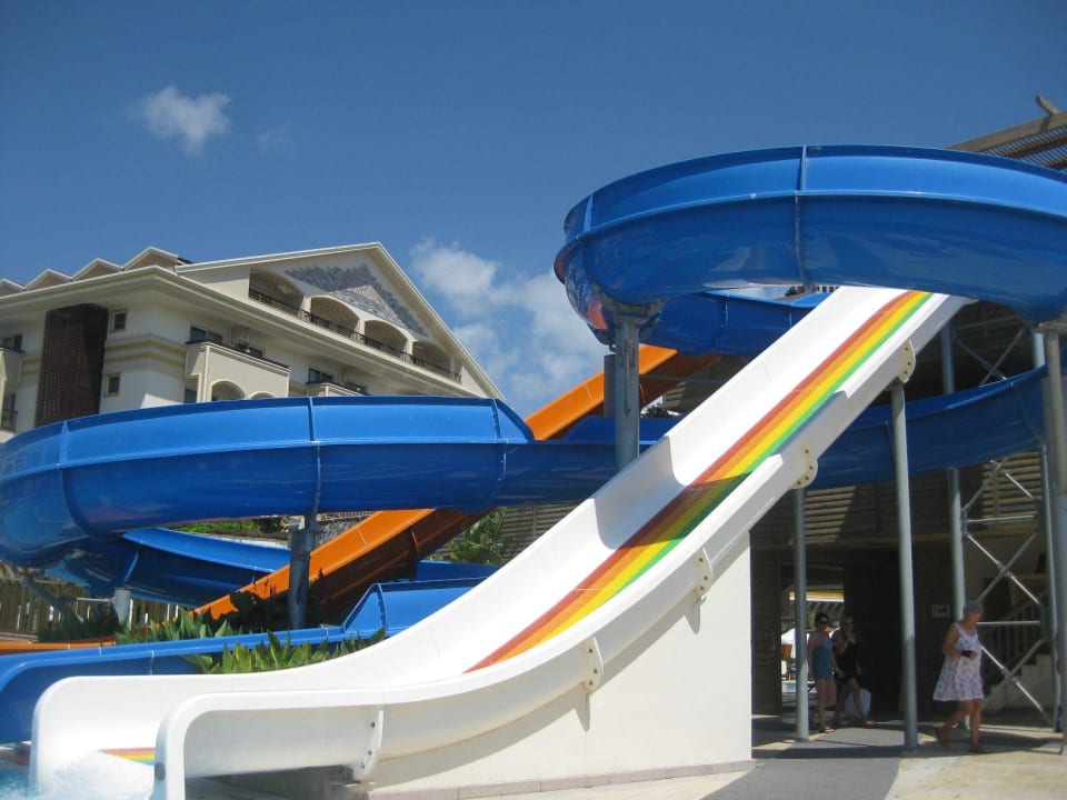 Rutschbahn am Pool Diamond Excellence Resort & Spa