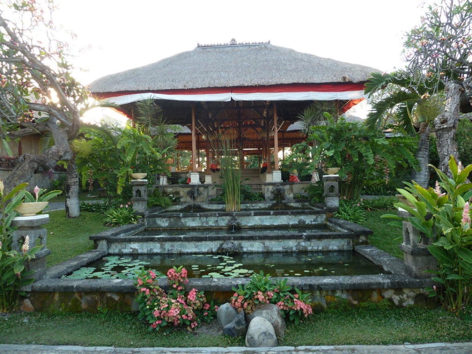 Zugang zur Lobby von außen Puri Bagus Lovina