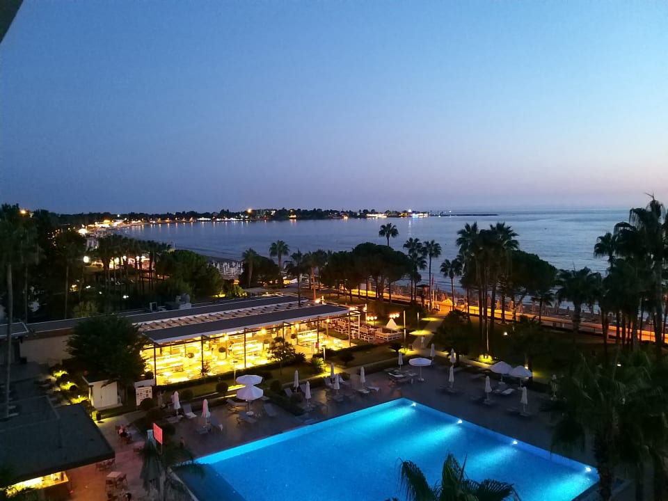 Ausblick Acanthus Cennet Barut Collection