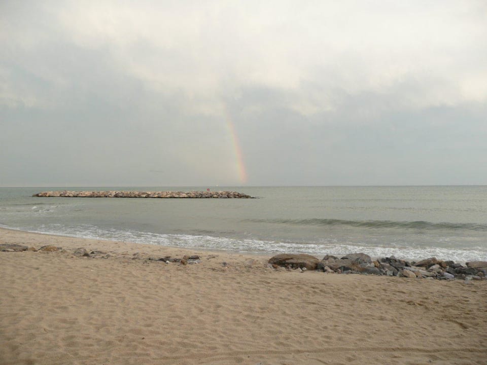 Regenbogen am Strand Royal Lido Resort & Spa