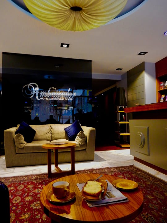 Lobby Ambassador Hotel