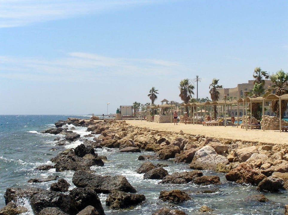 Небольшая "полоса препятствий" у рифа Pickalbatros Citadel Resort