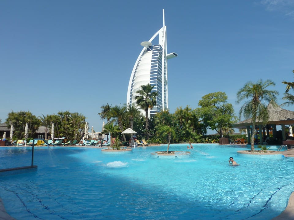 Pool Jumeirah Beach Hotel