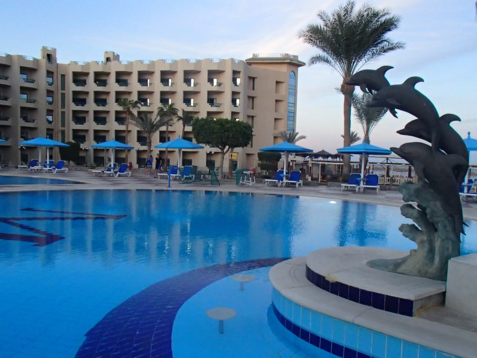 Pool Moreno Horizon Spa & Resort