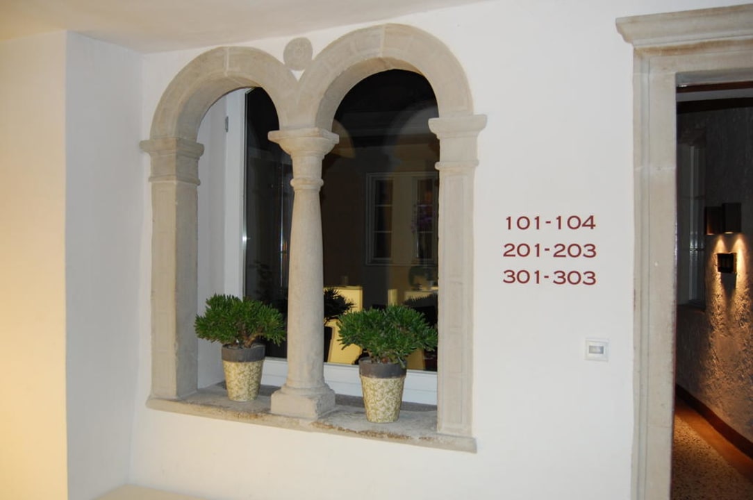 Bereich der Rezeption Hotel Goldener Stern