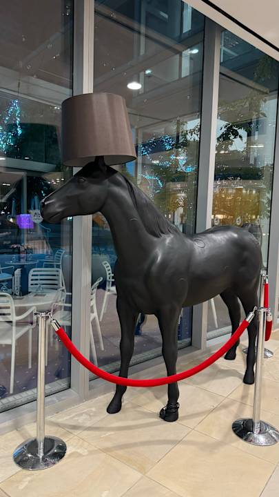 Lobby Hotel Sheraton Vancouver Wall Center