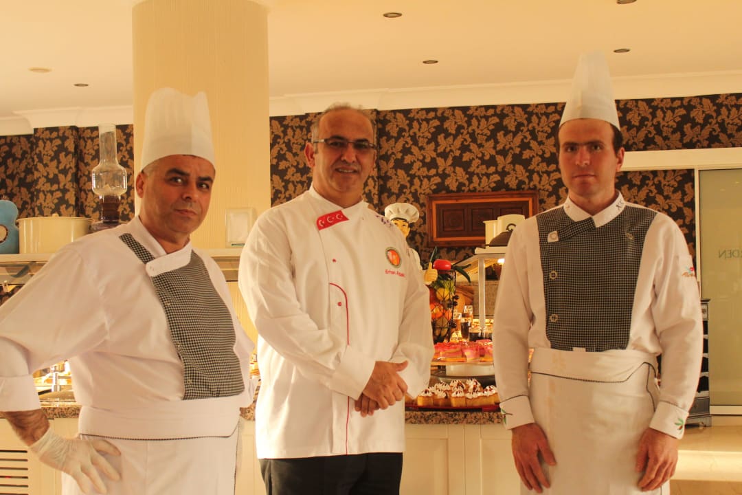 Chefkok, bedankt voor het lekkere eten Hotel Royal Garden Beach