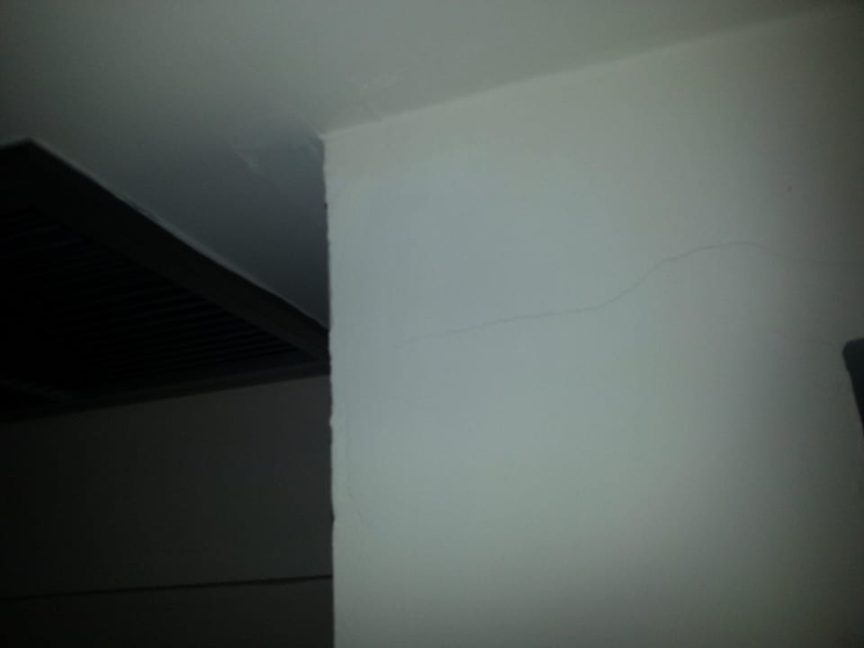 Dirty walls Sol Cosmopolitan Rhodes