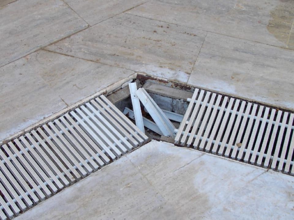 Ablaufgitter am Pool  Club Marco Polo