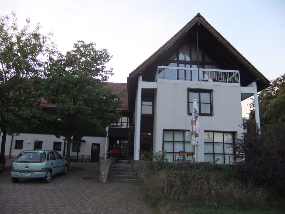 Hinterer Eingang vom Parkplatz aus Hotel Landhaus Moritzburg