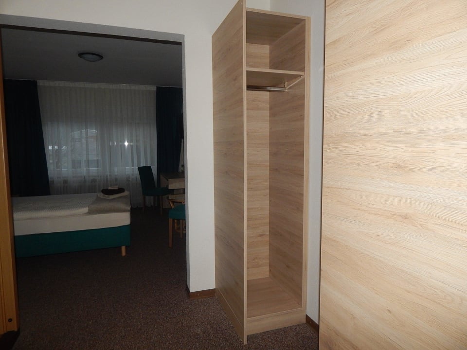 Neue Möbel Hotel-Lindenhof