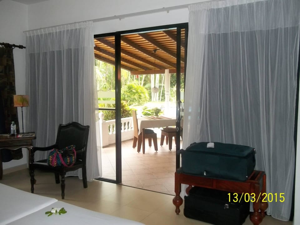 Вид из комнаты на терассу Ayubowan Swiss Lanka Bungalow Resort