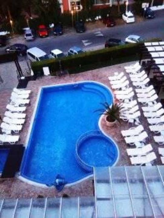 Widok z tarasu na basen Hotel Lion Sunny Beach
