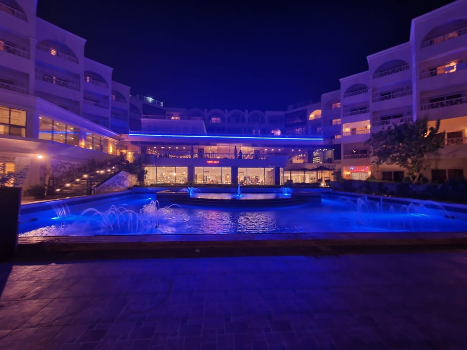 Außenansicht AMC Royal Hotel & SPA