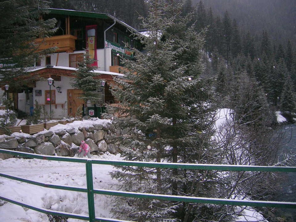 Aussenansicht Alpengasthof paletti