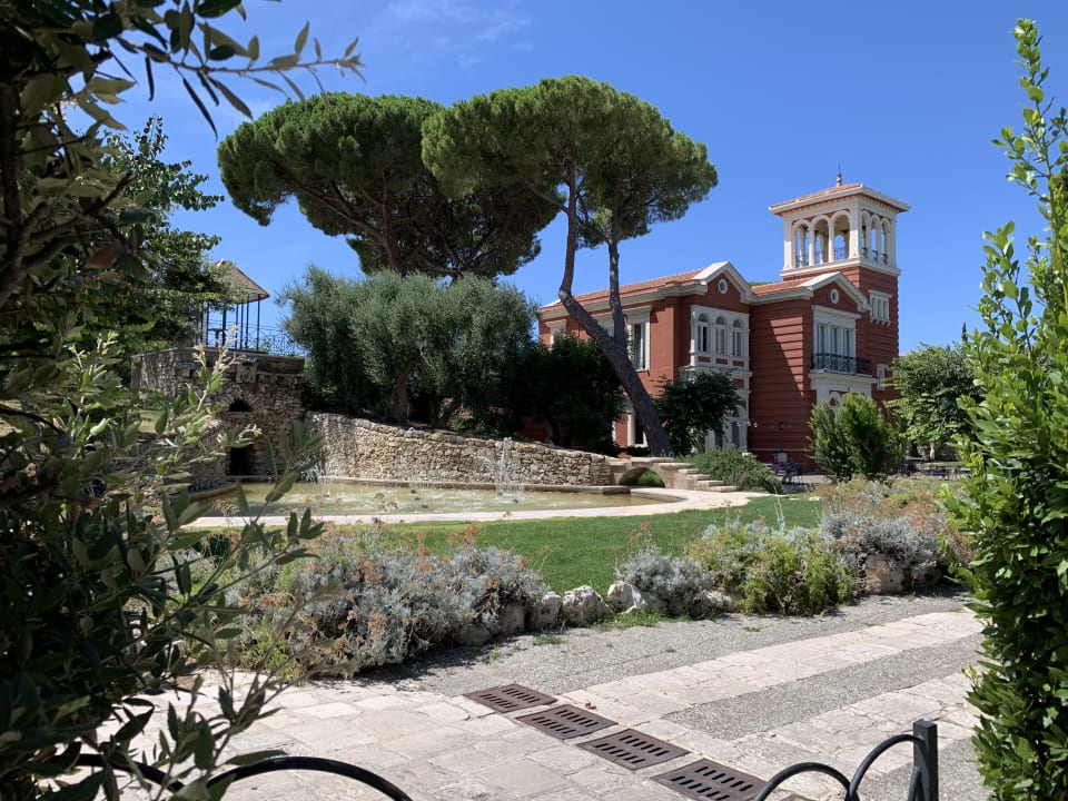 Gartenanlage Mercure Villa Romanazzi Carducci Bari