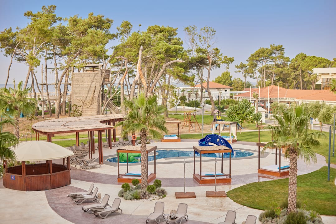 Pool Azul Beach Resort Montenegro by Karisma