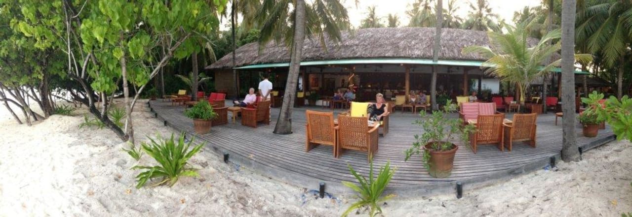 Afternoon drinks NH Collection Maldives Reethi Resort