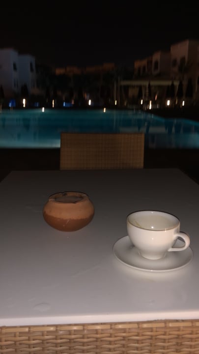 Pool The Cove Rotana Resort