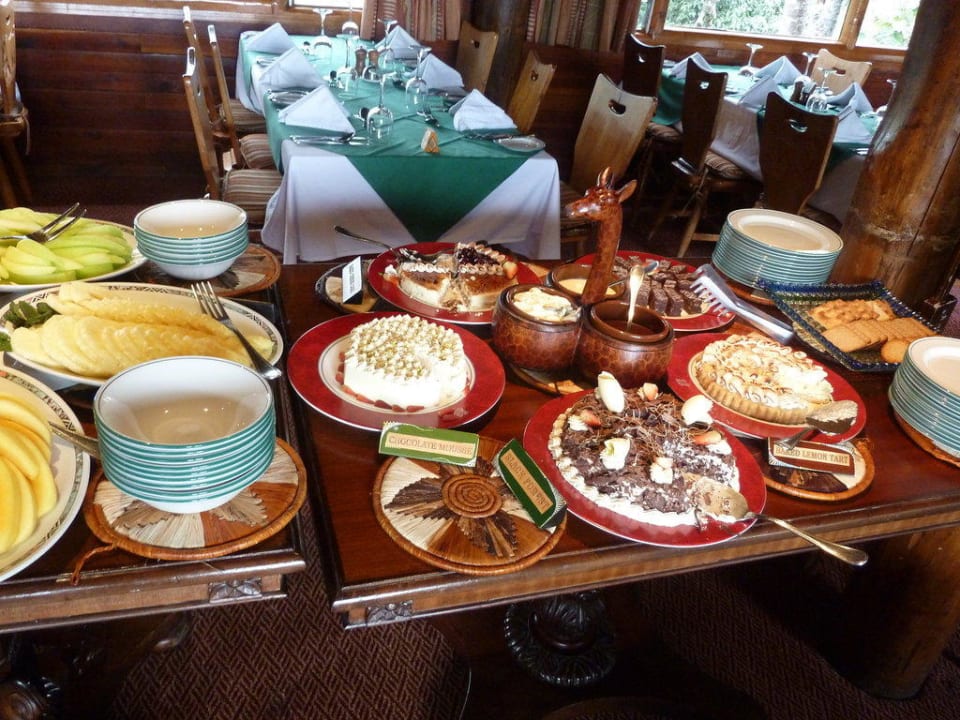Nachspeisen Büffet Hotel Serena Mountain Lodge