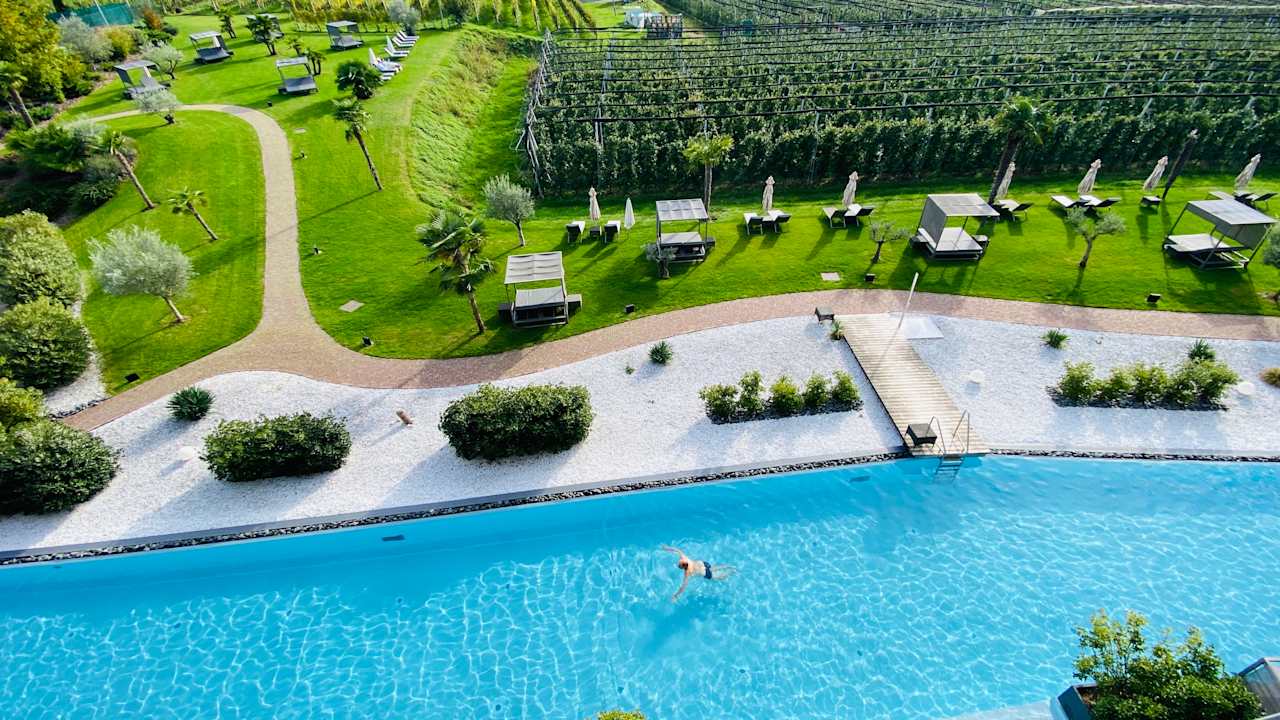 Pool Weinegg Wellviva Resort