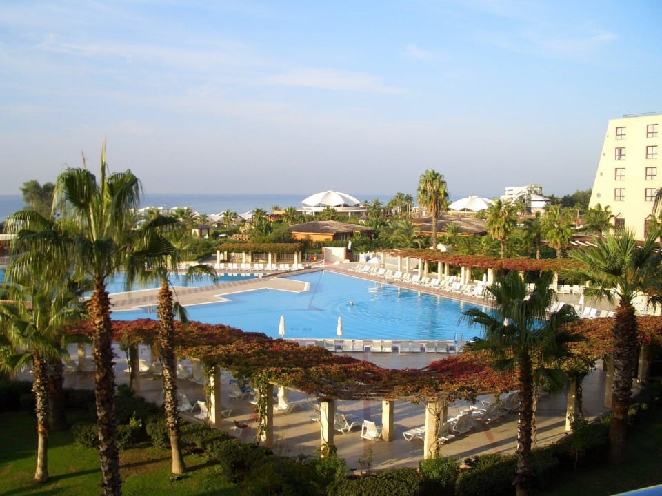Zimmer mit Blick auf Pool und Meer Kaya Belek Hotel