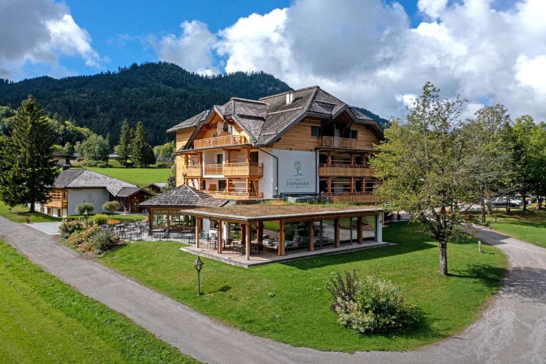 Außenansicht Hotel Das Leonhard - Naturparkhotel am Weissensee