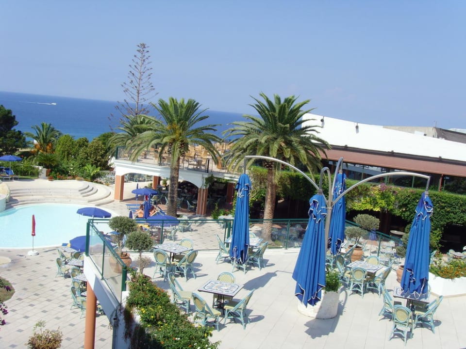 Blick auf den neu renovierten Pool Aldiana Club Rocca Nettuno Calabria