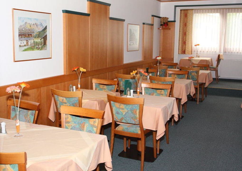 Restaurant/Büffet Dahoam by Sarina - Hotel & Suites