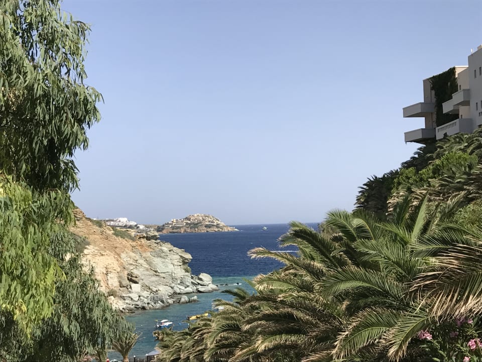 Strand Athina Palace Resort & Spa