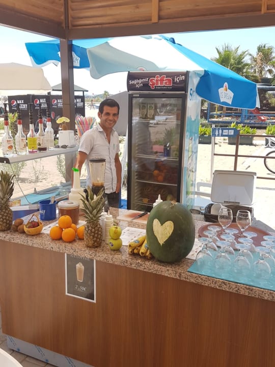 Yusuf der Cocktailprofi und sehr freundlich  Side Aquamarin Resort & Spa