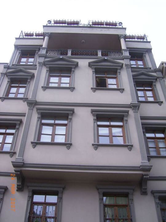 Front Hotel Celal Sultan